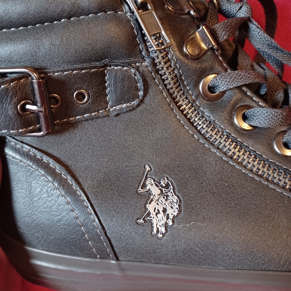 Poly Boots - Picture 2 of 3